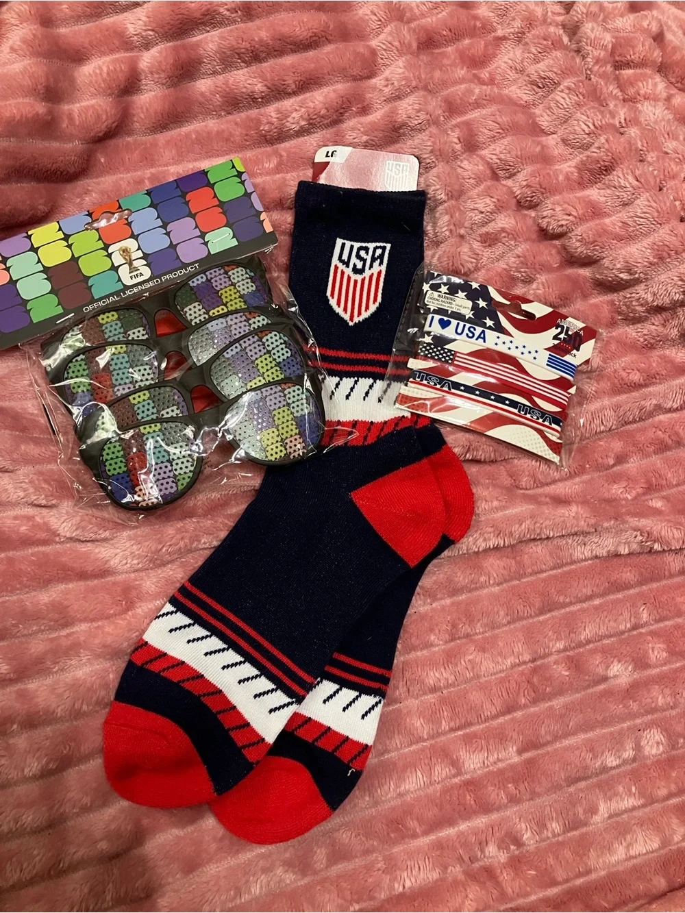 USA Crest Athletic Crew Socks for Men in Navy & Red